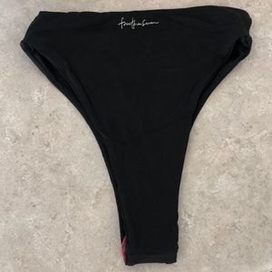 Brand NEW 437 Aubrey Bottoms in Black - Size Small